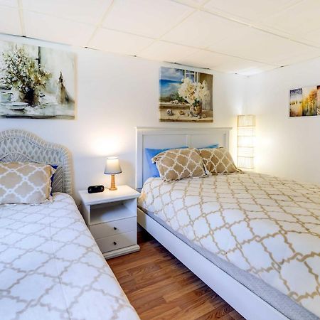 1 Ocean Fun Emerald Isle Apt, Steps To Beaches! Екстериор снимка